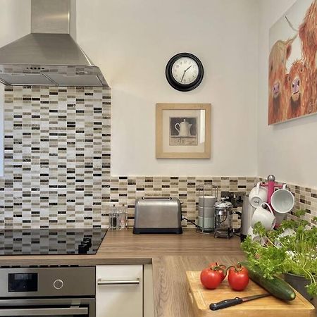 Lavender Apartment - Spacious Apartment Close To The Beach Дил Экстерьер фото