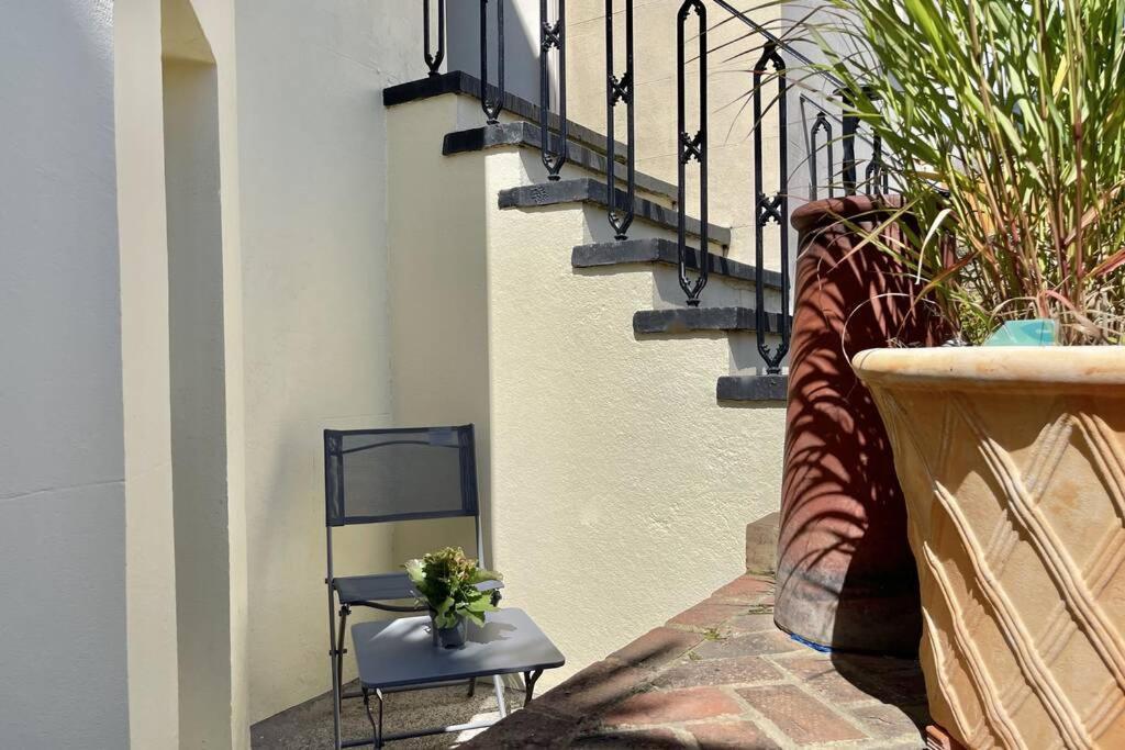 Lavender Apartment - Spacious Apartment Close To The Beach Дил Экстерьер фото