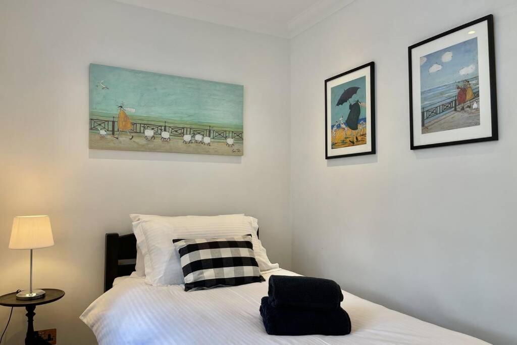 Lavender Apartment - Spacious Apartment Close To The Beach Дил Экстерьер фото